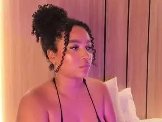 Cloe-25  live sex cam
