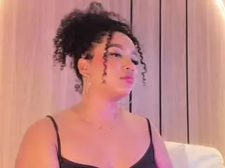 Cloe-25  live sex cam