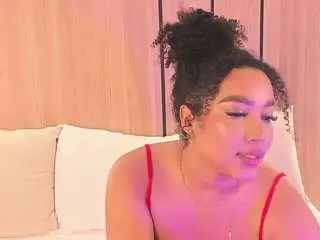 Cloe-25  live sex cam