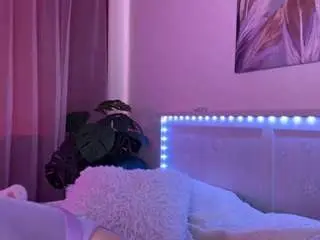 Mackenzie-foy  live sex cam