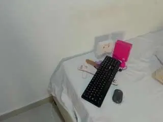Maya-graham  live sex cam