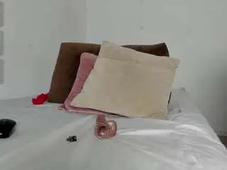 Maya-graham  live sex cam