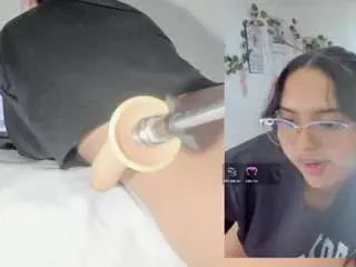 Emily-philip  live sex cam