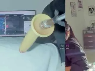 Emily-philip  live sex cam