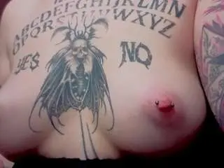 Alliemagic  live sex cam