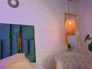 Emilia-monroee  live sex cam