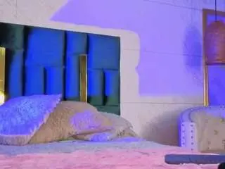 Emilia-monroee  live sex cam