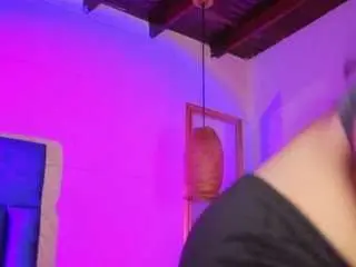 Emilia-monroee  live sex cam