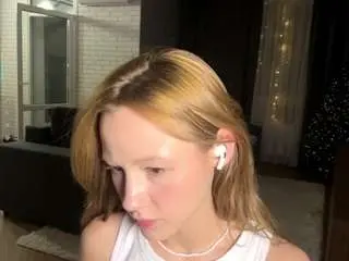 Gwennselvy  live sex cam