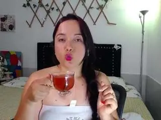 Naughtygirlmmm  live sex cam
