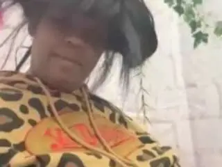 Kitty-kash  live sex cam