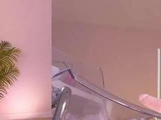 Michelebrooks  live sex cam