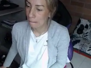 Kristin-doll  live sex cam