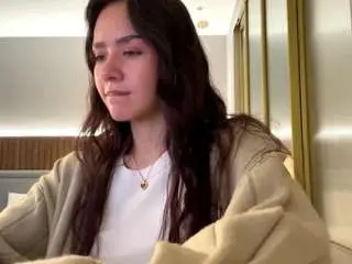 Aisha-eilish  live sex cam