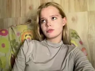Charadeatherage  live sex cam