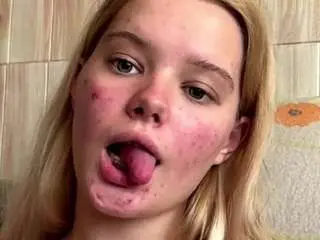 Charadeatherage  live sex cam
