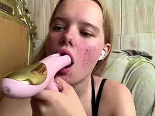 Charadeatherage  live sex cam