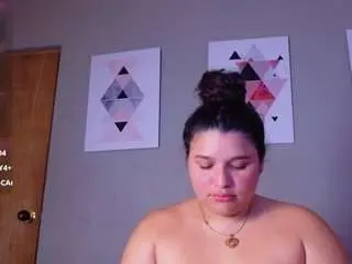 Chubbykinkyygirl  live sex cam