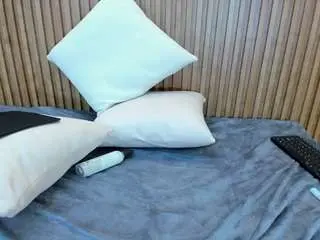 Emmaanddarling  live sex cam