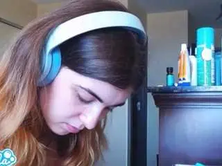 Kittysugarbear  live sex cam