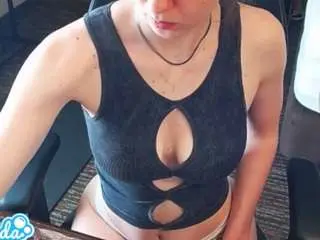 Kittysugarbear  live sex cam