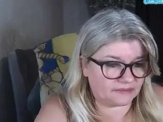 Dianacrystal  live sex cam