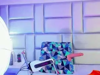 Lovely-nicki  live sex cam