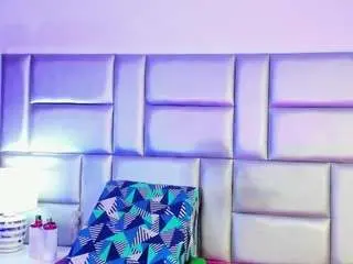 Lovely-nicki  live sex cam