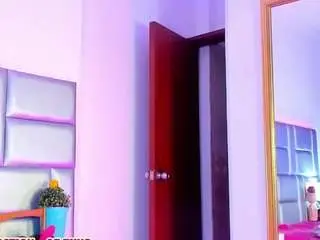 Lovely-nicki  live sex cam