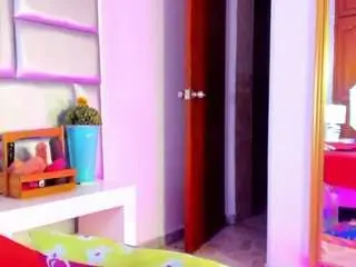 Lovely-nicki  live sex cam