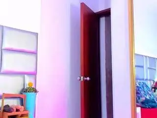 Lovely-nicki  live sex cam