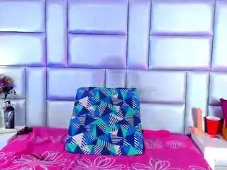 Lovely-nicki  live sex cam