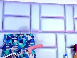 Lovely-nicki  live sex cam