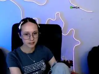 Mona-cloud  live sex cam