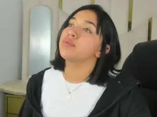 Rodriguuezisabelll18  live sex cam