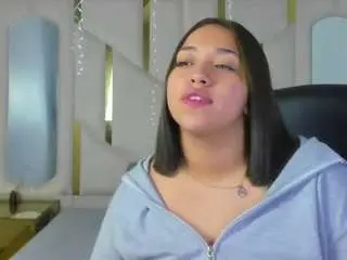 Rodriguuezisabelll18  live sex cam
