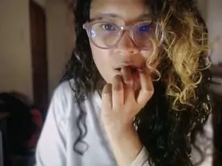 Yuanna  live sex cam