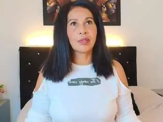 Shanon-mature  live sex cam