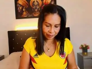 Shanon-mature  live sex cam