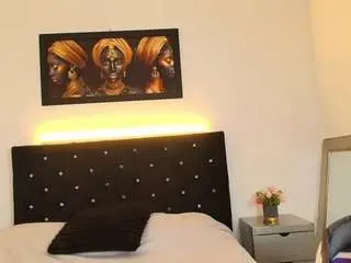 Shanon-mature  live sex cam