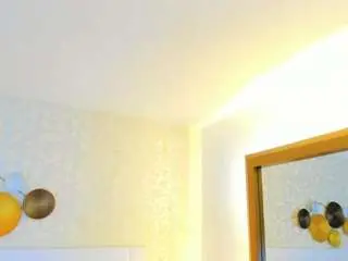 Debora-scoot  live sex cam