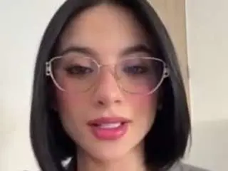 Kiraalopez  live sex cam