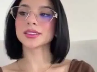 Kiraalopez  live sex cam