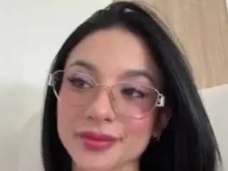 Kiraalopez  live sex cam