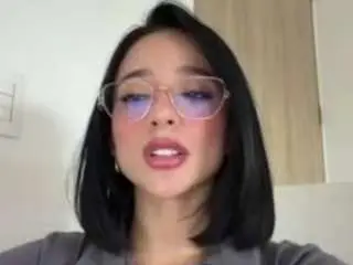 Kiraalopez  live sex cam