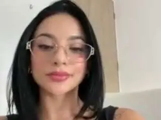 Kiraalopez  live sex cam
