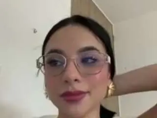 Kiraalopez  live sex cam