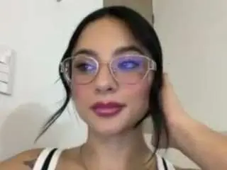 Kiraalopez  live sex cam