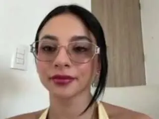 Kiraalopez  live sex cam