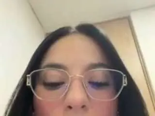 Kiraalopez  live sex cam